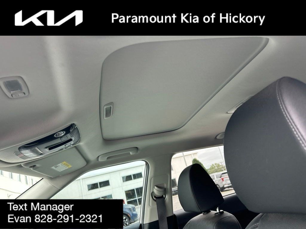 Used 2025 Kia Seltos EX w/ EX Sunroof Package FWD image 8