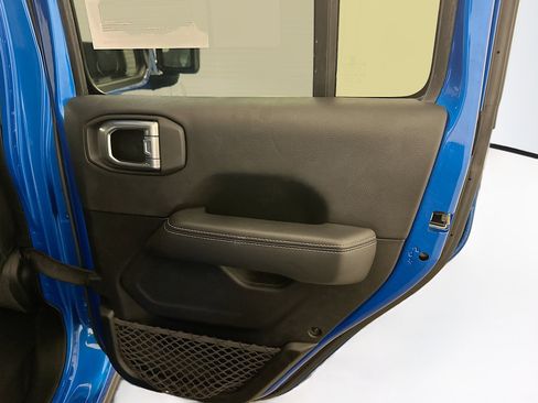 Used 2023 Jeep Wrangler Sahara image 31