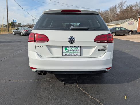 Used 2017 Volkswagen Golf S image 7