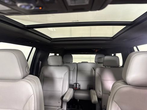 Used 2021 GMC Yukon XL SLT w/ SLT Luxury Plus Package AWD/4WD image 14