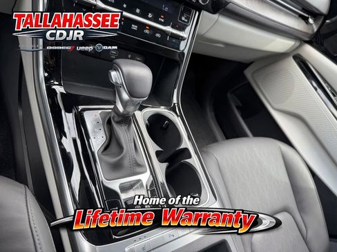 Used 2024 Kia Carnival EX FWD image 14