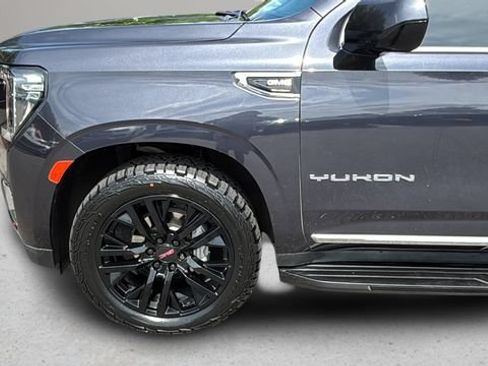 Used 2023 GMC Yukon XL SLT AWD/4WD image 37