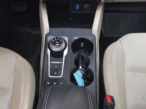 Used 2020 Ford Escape Titanium w/ Titanium Premium Package 2.0 FWD image 23