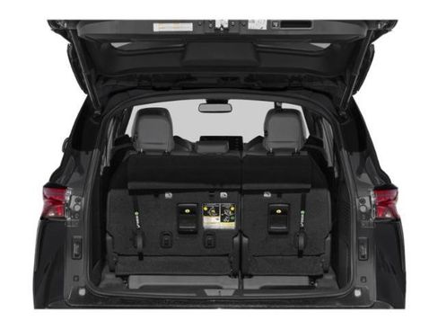 Used 2025 Toyota Sienna XSE image 12