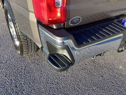 Used 2023 Ford F250 Lariat w/ Chrome Package image 15