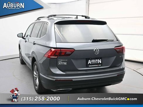 Used 2020 Volkswagen Tiguan SEL AWD/4WD image 14