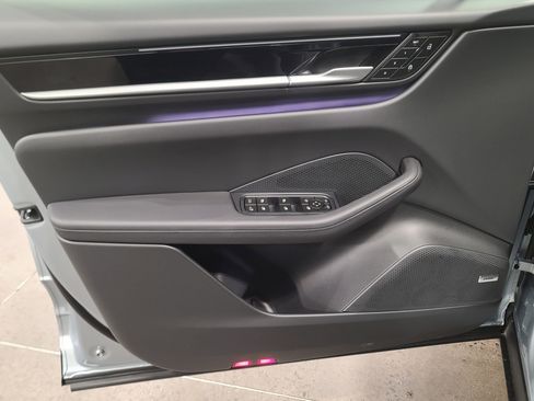 New 2026 Porsche Macan Electric RWD image 13