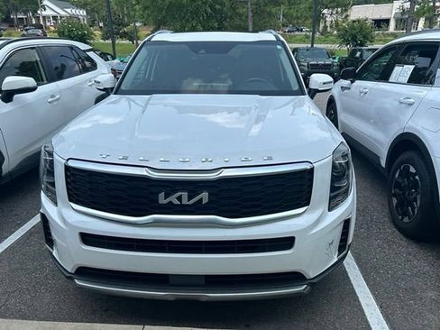 Used 2022 Kia Telluride EX w/ Towing Package FWD image 8