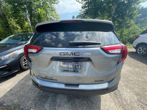 Used 2024 GMC Terrain SLE w/ Elevation Edition AWD/4WD image 6