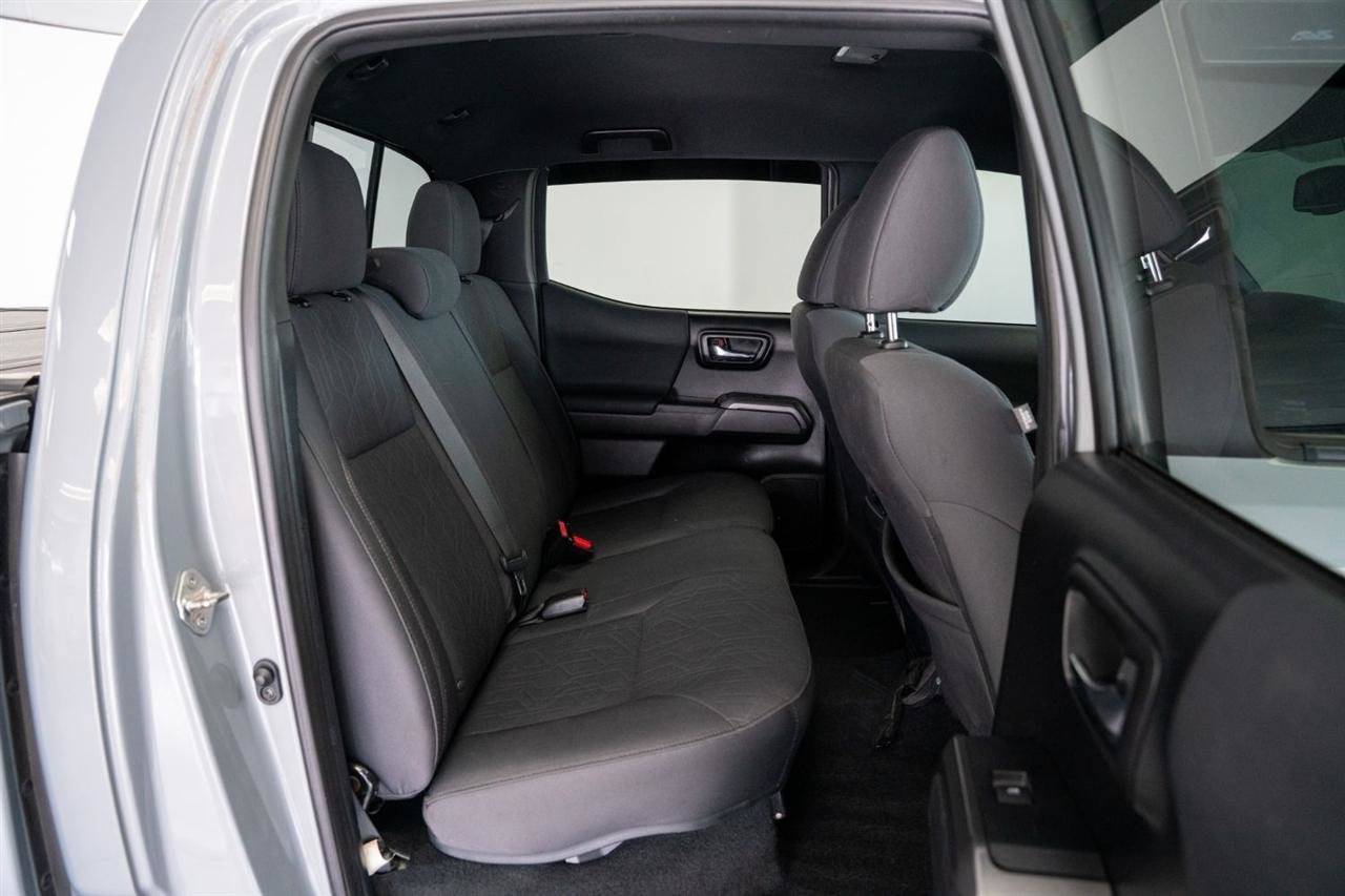 Used 2019 Toyota Tacoma TRD Off-Road AWD/4WD image 19