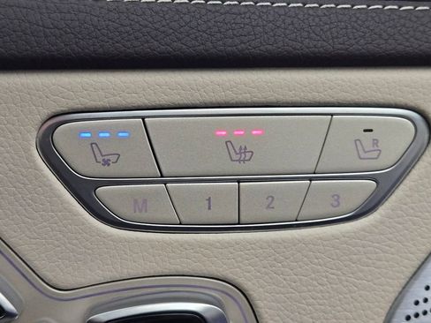 Used 2020 Mercedes-Benz S 560 4MATIC Sedan image 11