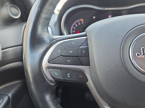 Used 2020 Jeep Grand Cherokee Altitude AWD/4WD image 16