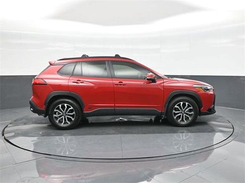 Certified 2024 Toyota Corolla Cross SE image 26