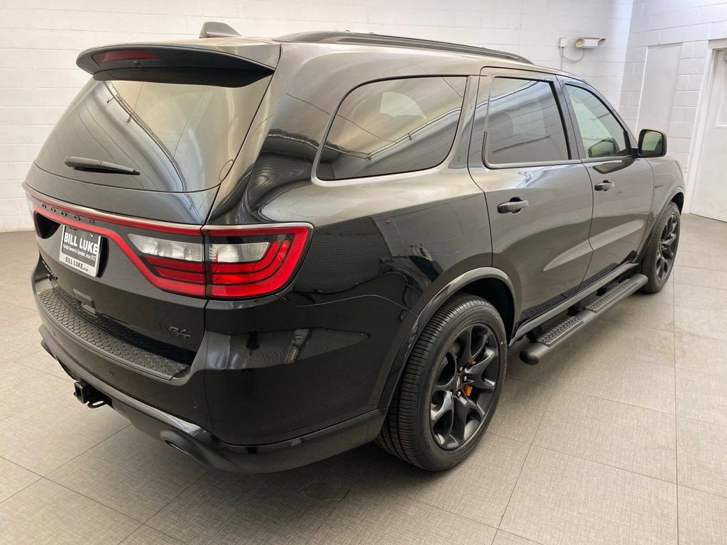 Used 2023 Dodge Durango R/T w/ Hemi Orange Plus Package AWD/4WD image 7