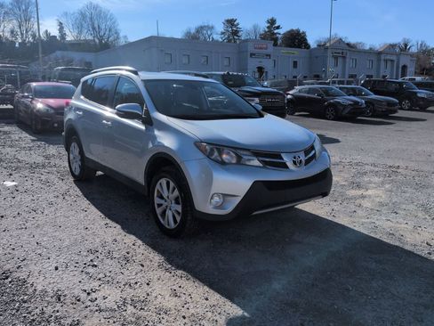 Used 2015 Toyota RAV4 Limited image 2