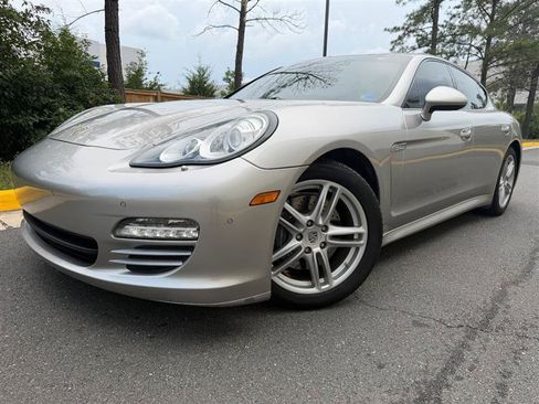 Used 2011 Porsche Panamera image 2