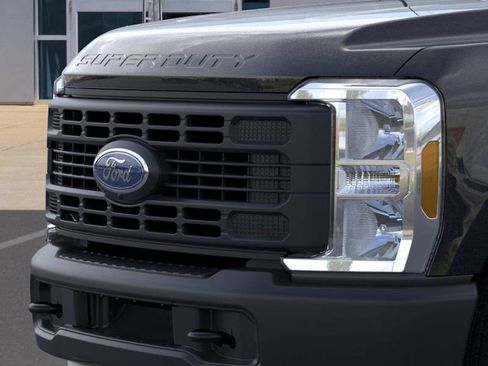 New 2026 Ford F350 XL w/ 360-Degree Camera Package RWD image 17