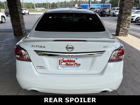 Used 2015 Nissan Altima 2.5 SV w/ Convenience Package FWD image 7