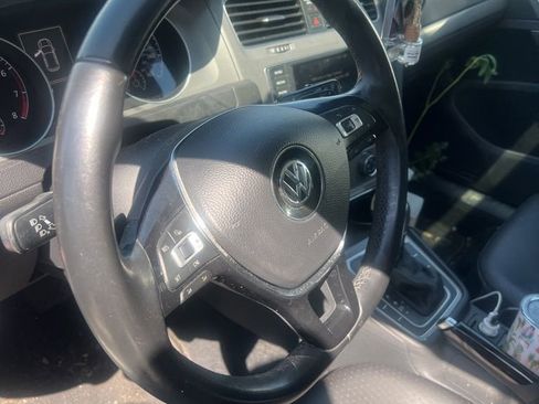 Used 2017 Volkswagen Golf Wolfsburg Edition image 5