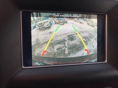 Used 2020 Jeep Grand Cherokee Laredo image 24