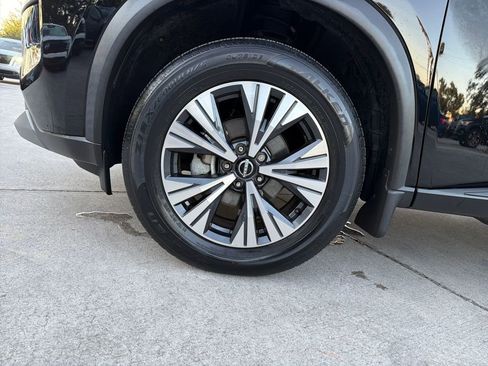 Used 2023 Nissan Rogue SV image 12