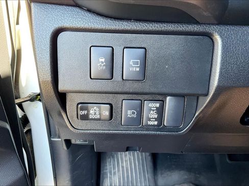 Used 2023 Toyota Tacoma TRD Off-Road image 32