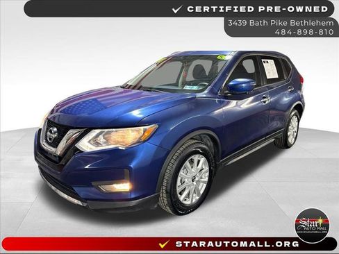 Used 2017 Nissan Rogue SV w/ SV Premium Package image 1