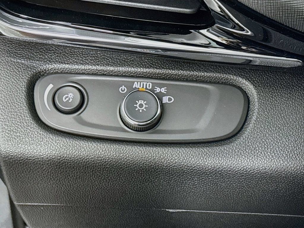 New 2026 Buick Envista Sport Touring w/ Convenience I Package FWD image 10