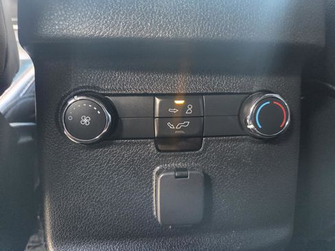 Used 2018 Ford Explorer XLT w/ Equipment Group 202A image 14