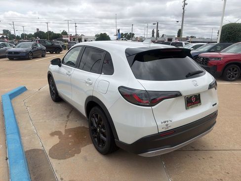 Used 2024 Honda HR-V Sport image 9