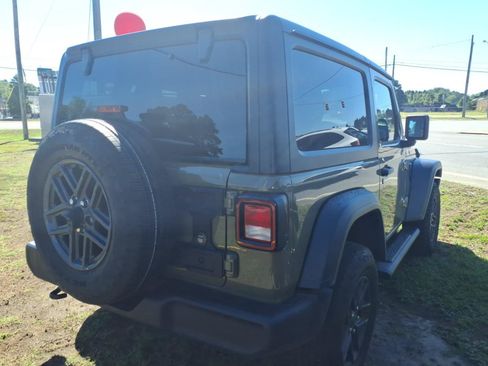 Used 2025 Jeep Wrangler Sport AWD/4WD image 2