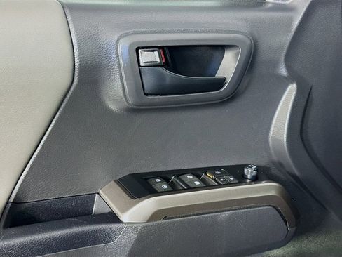 Used 2023 Toyota Tacoma SR5 w/ Technology Package image 19