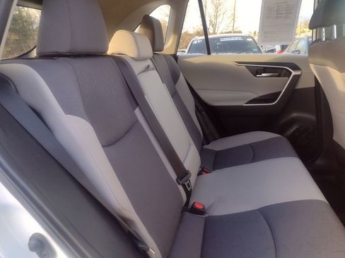 Used 2024 Toyota RAV4 XLE image 21