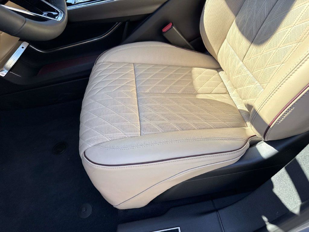 Used 2026 Cadillac Lyriq Signature Luxury w/ Nappa Leather Package AWD/4WD image 29