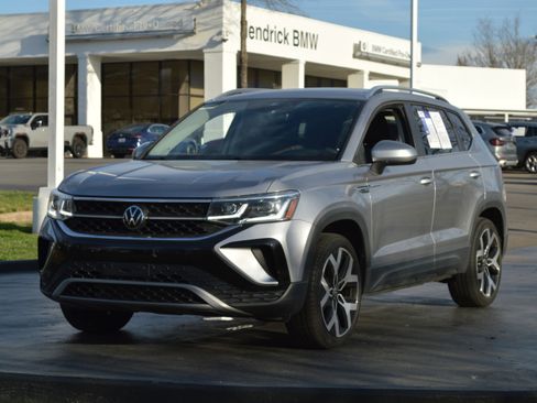 Used 2022 Volkswagen Taos SEL image 43