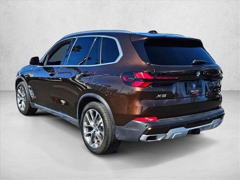 Used 2025 BMW X5 xDrive40i w/ Parking Assistance Package image 8