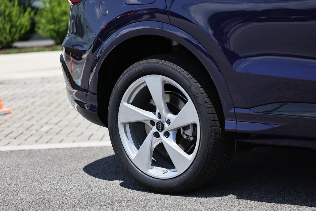 New 2026 Audi Q5 Premium AWD/4WD image 6