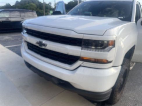 Used 2018 Chevrolet Silverado 1500 Custom w/ Custom Value Package RWD image 6