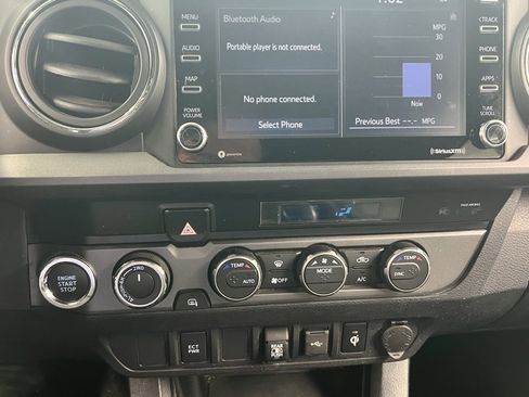 Used 2021 Toyota Tacoma TRD Off-Road image 10