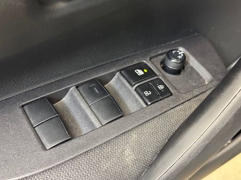 Used 2024 Toyota Corolla LE FWD image 9