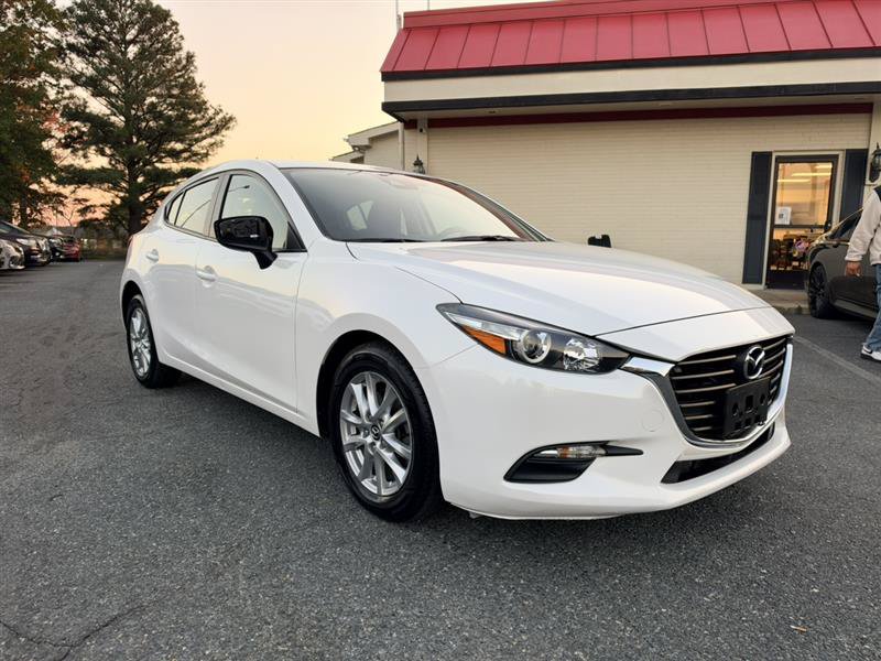 Used 2018 MAZDA MAZDA3 Sport FWD image 3