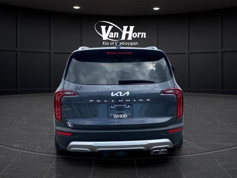 Certified 2022 Kia Telluride SX w/ Towing Package FWD image 6