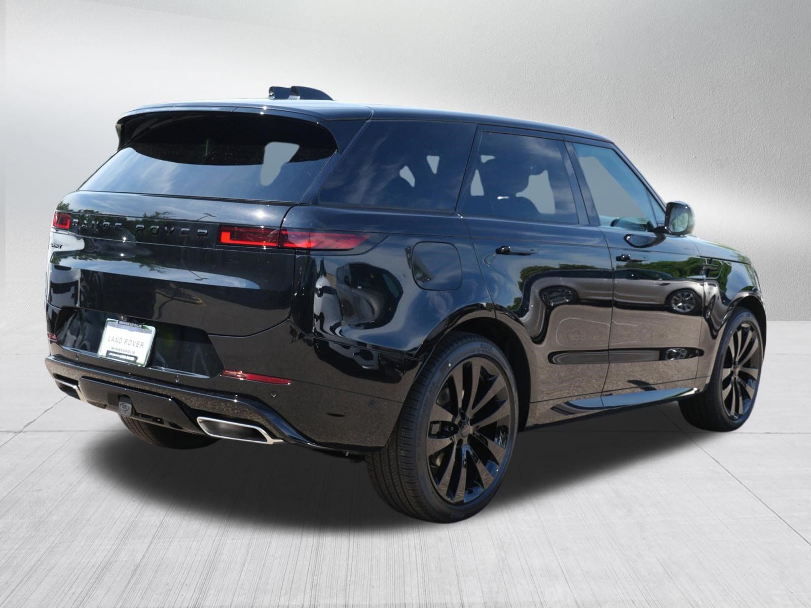 New 2026 Land Rover Range Rover Sport Dynamic SE AWD/4WD image 2