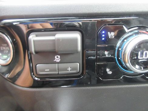 New 2026 GMC Sierra 1500 SLT w/ SLT Premium Plus Package image 23