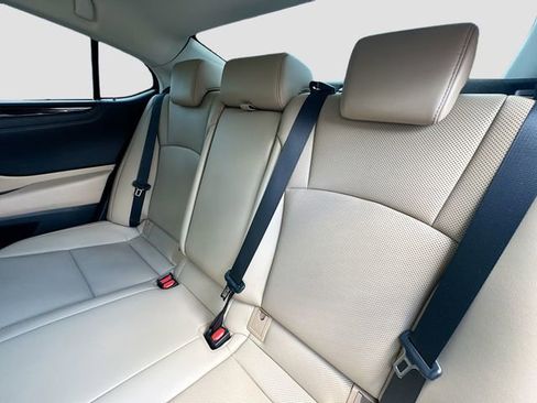 Used 2021 Lexus ES 300h w/ Premium Package FWD image 31