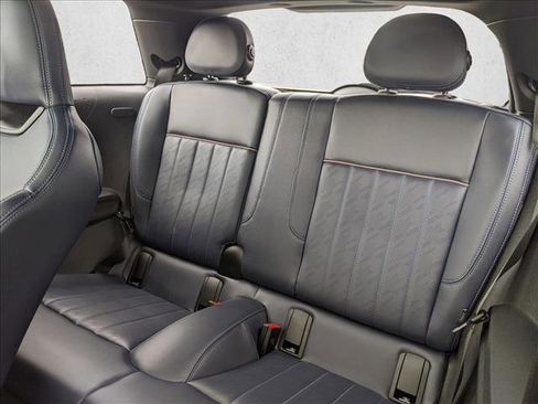 Certified 2025 MINI Cooper 2-Door Hardtop FWD image 17