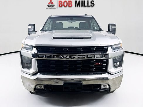 Used 2022 Chevrolet Silverado 2500 LT w/ Convenience Package AWD/4WD image 2