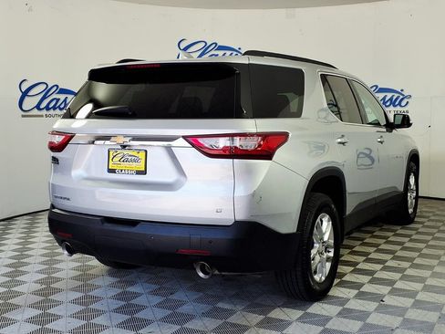 Used 2021 Chevrolet Traverse LT FWD image 6