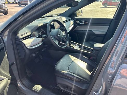 Used 2023 Jeep Compass Limited w/ Elite Group AWD/4WD image 9