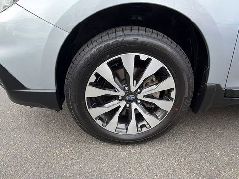 Used 2016 Subaru Outback 3.6R Limited AWD/4WD image 10